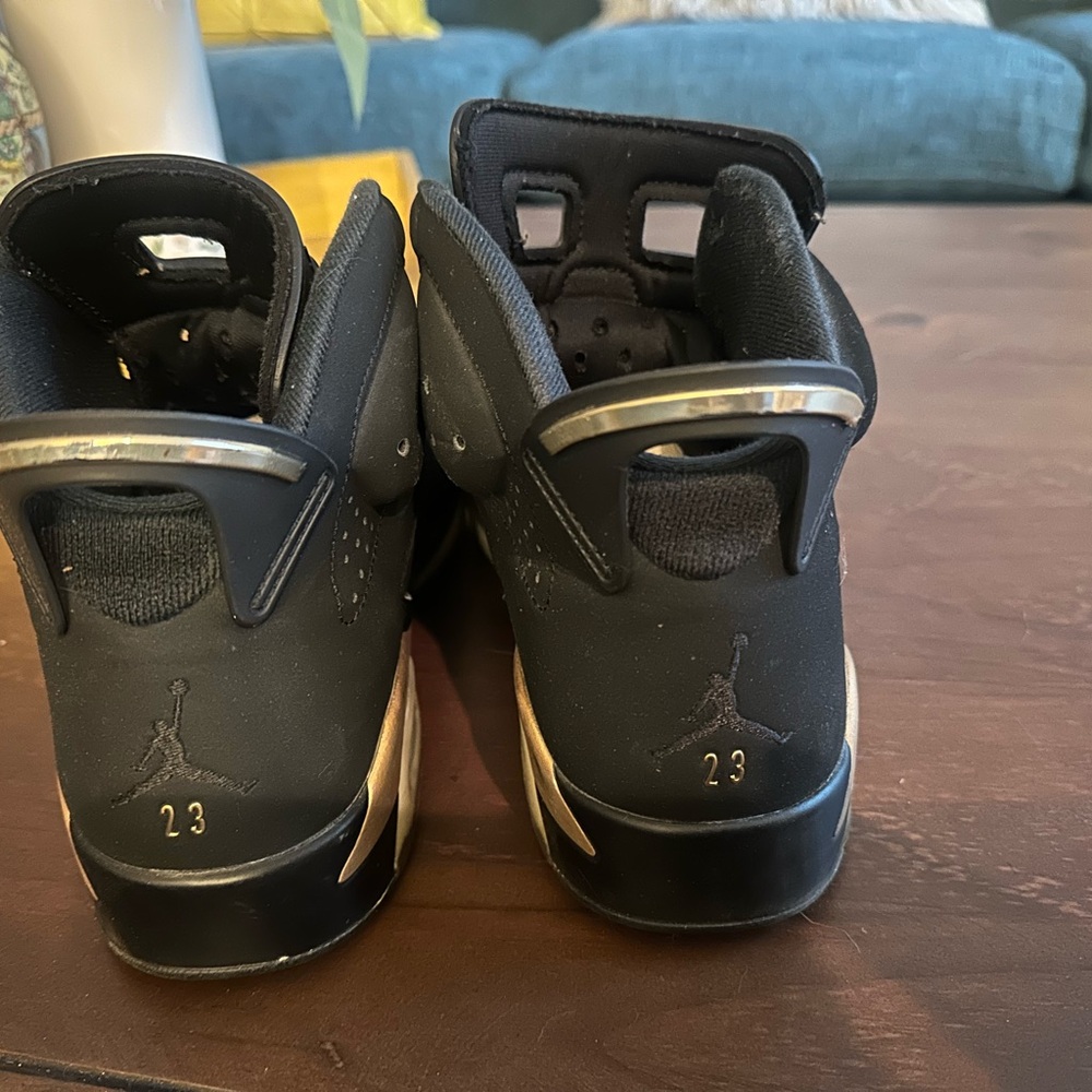 Air Jordan 6 Retro. - Picture 3 of 4